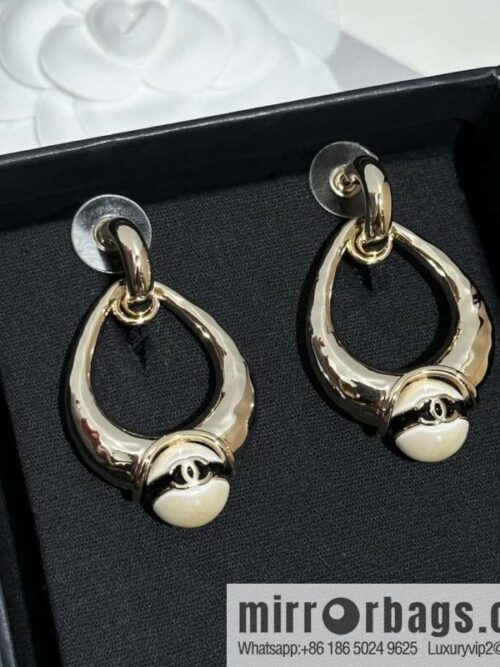 IMG_1578-800x800dx54q2icvcc81497_20250701193750.jpg ❗️New ❗️ chanel stud earrings ☀️ new ☑️ chanel c2 double c oval pearl stud earrings ☀️