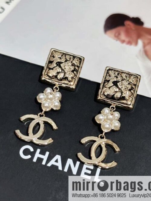 IMG_1647-800x800krejm3uzx4281420_20250701193531.jpg ❗️New ❗️ Chanel stud earrings ☀️ new ☑️ Chanel c3 double c pearl stud earrings ☀️