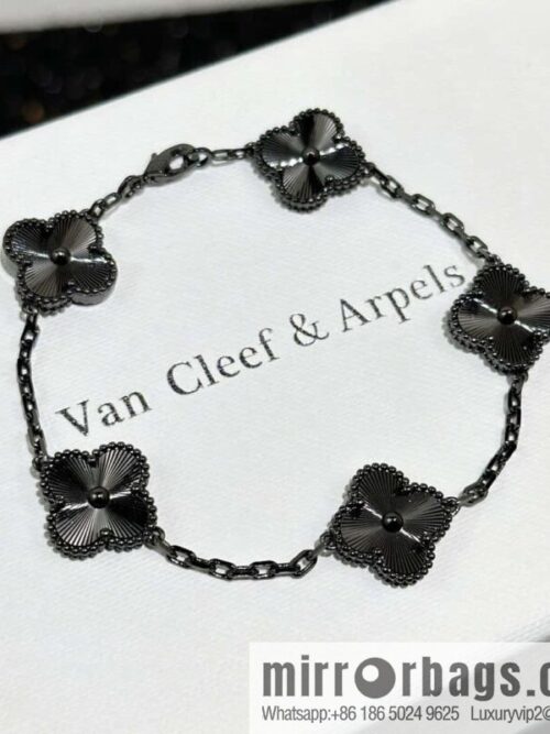 ☀️Van Cleef & Arpels Laser Gun Black Friday Flower Bracelet ☀