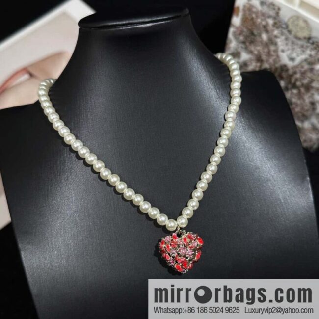 New ☑️ DIOR pearl peach heart love pearl necklace