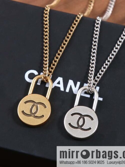 IMG_1683-800x800stwnxjtsndw139866_20250705013011.jpg ☀️New ☑️ Chanel medieval series round lock head necklace