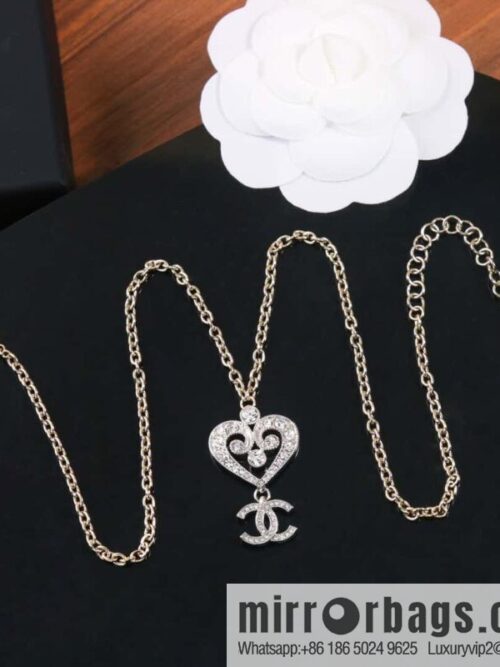 IMG_1710-800x800x01smfjy3mk139815_20250705012825.jpg ☀️New ☑️ Chanel Double C Full Diamond Peach Heart Love Necklace ☀️