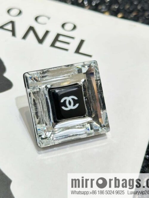 IMG_1721-800x800j5t5dwyuocb128978_20250702210328.jpg ☀️New ☑️ Chanel Double C Square Acrylic Brooch