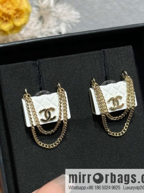 IMG_1748-800x800ujqltolpfos128945_20250702210228.jpg ☀️New ☑️ Chanel C1 double c tassel diamond bag 👜 stud earrings