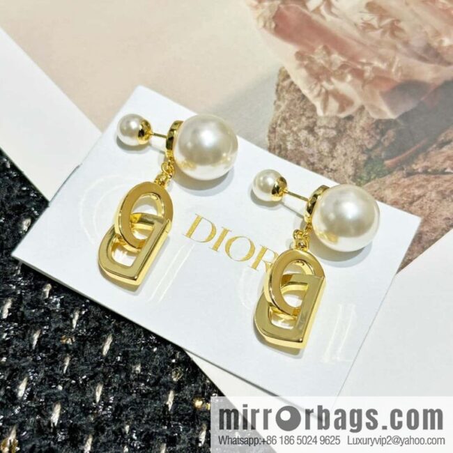 New ☑️ Dior gold size pearl CD letter stud earrings