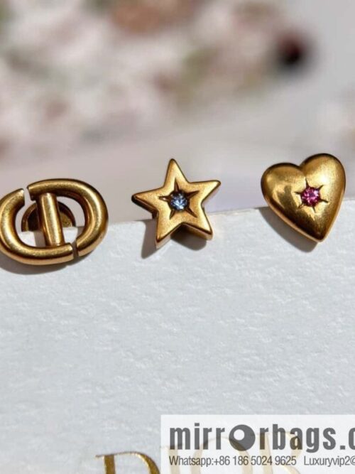 IMG_1795-800x800wkt10o4pe4d81247_20250701193004.jpg New ☑️ Dior love CD pentagram three-piece stud earrings