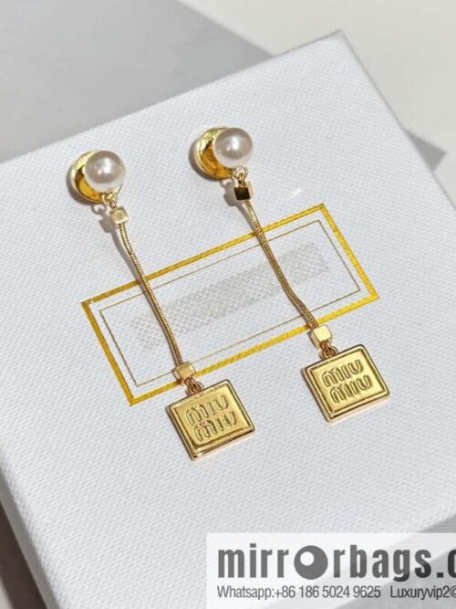 ❗️New ❗️ MIUMIU stud earrings MIU MIU Miu square letter pearl stud earrings