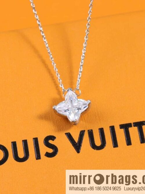 IMG_1894-800x800qkemqa32djx139793_20250705012741.jpg Louis Vuitton Louis Vuitton diamond necklace, stud earrings