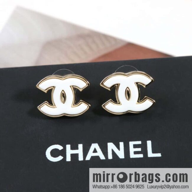 ☀️New ☑️ chanel c1 white double c earrings stud earrings ☀️