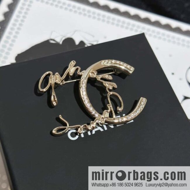❗️New ❗️ Chanel brooch ☀️ new ☑️ Chanel double c irregular brooch ☀️
