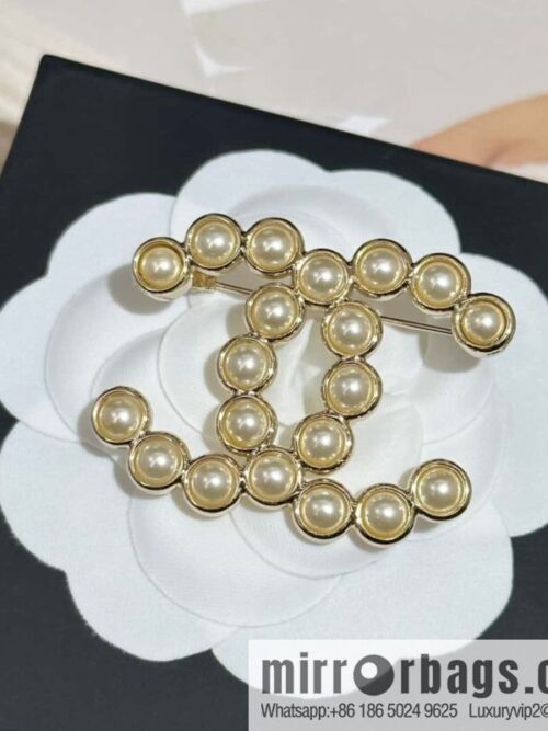 IMG_2059-800x800uvheytzztbs80943_20250701192118.jpg ❗️New ❗️ Chanel brooch ☀️ new ☑️ Chanel double c pearl brooch ☀️