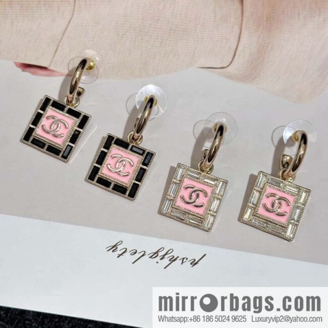 ❗️New ❗️ Chanel stud earrings ☀️ new ☑️ Chanel c2 double c square stud earrings ☀️