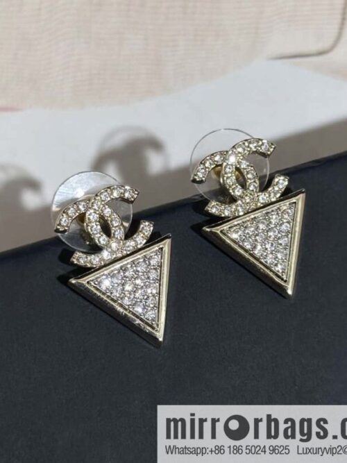 IMG_2099-800x800smwwvd5w5iu80899_20250701191957.jpg ❗️New ❗️ Chanel stud earrings ☀️ new ☑️ Chanel c2 double c full diamond triangle stud earrings ☀️