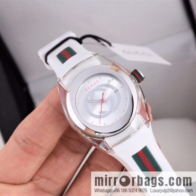 Gucci SYNC couple transparent quartz watch
