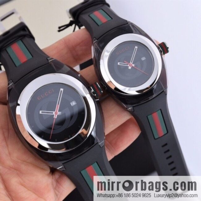 Gucci SYNC couple transparent quartz watch