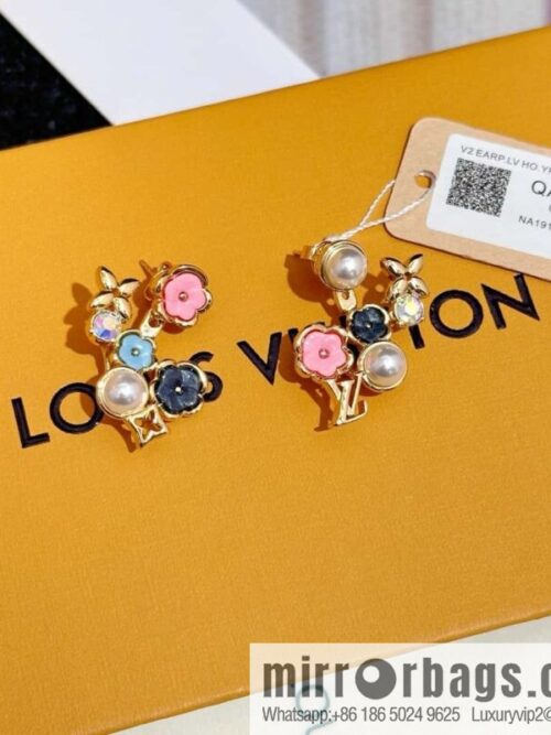 IMG_2230-800x800m3yi0v5vtl480836_20250701191811.jpg ❗️New ❗️ M01642 ☀ Louis Vuitton IV BOTANICA Earrings ☀