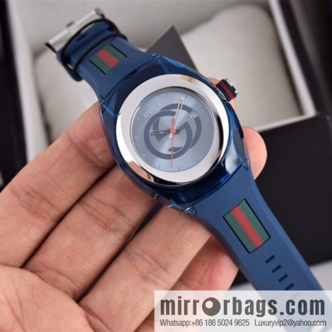 Gucci SYNC couple transparent quartz watch