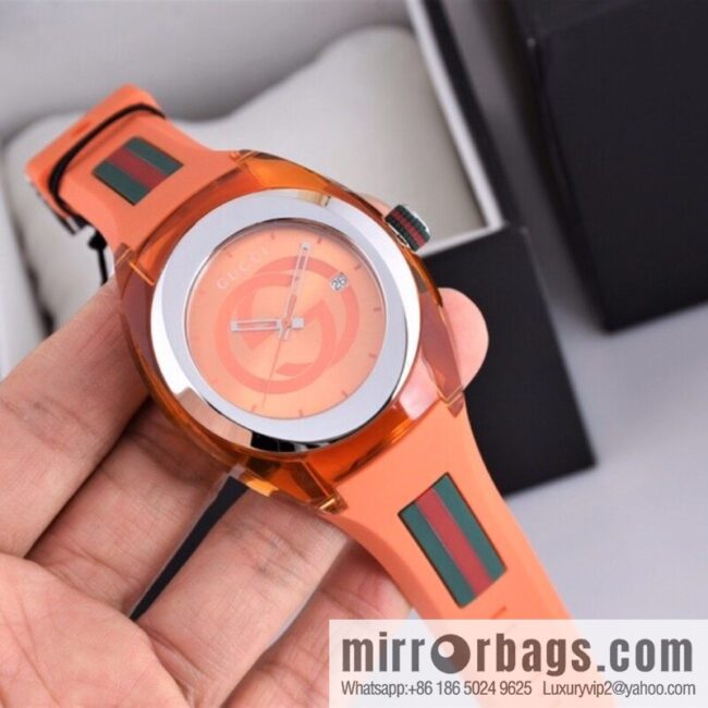 Gucci SYNC couple transparent quartz watch