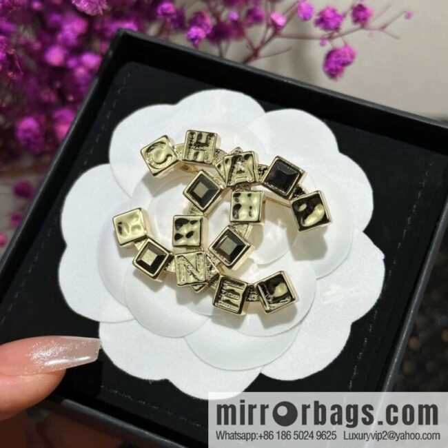 ☀️New ☑️ Chanel Double C Square Diamond Letter Brooch