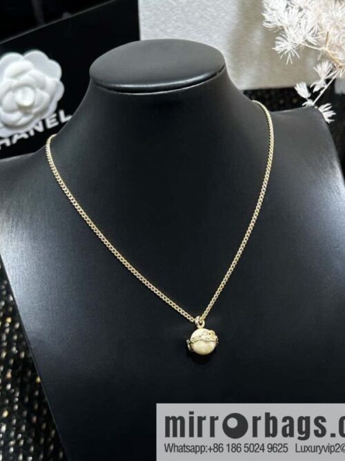 IMG_2270-800x800hj5toevmqq5128857_20250702205950.jpg ☀️New ☑️ Chanel Double C Pearl Necklace ☀️