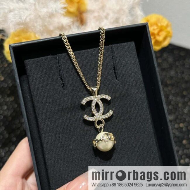 ☀️New ☑️ Chanel Full Diamond Double C Pearl Necklace