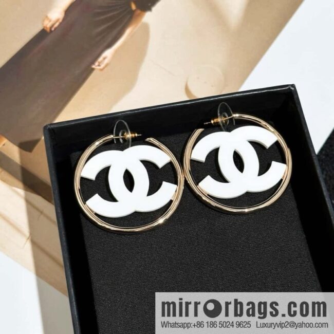 ❗️New ❗️ chanel stud earrings ☀️ new ☑️ chanel c2 double c round stud earrings ☀️