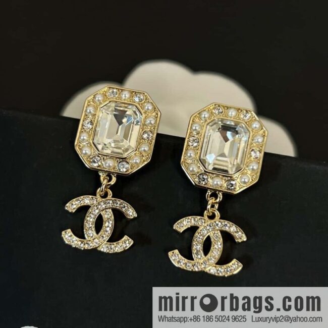 ☀️New ☑️ Chanel C2 double c octagon diamond stud earrings ☀️