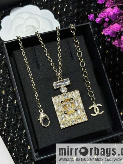 IMG_2356-800x800iwxtiqn3vzs128747_20250702205628.jpg ☀️New ☑️ Chanel double c perfume bottle square diamond long necklace ☀️