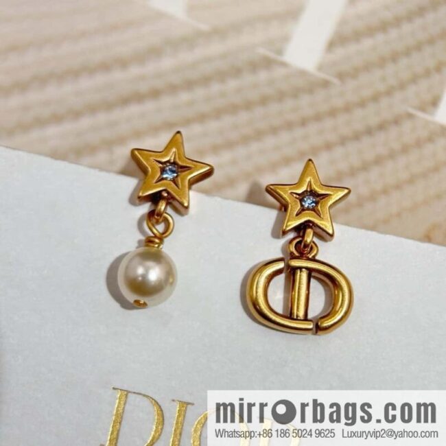 IMG_2427-800x800ynxtz0fa2a380613_20250701191148.jpg New ☑️ Dior peach heart love CD pearl asymmetrical stud earrings