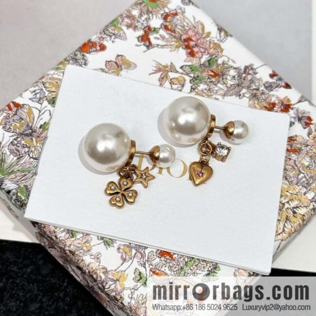 New ☑️ Dior peach heart love four-leaf clover size pearl stud earrings
