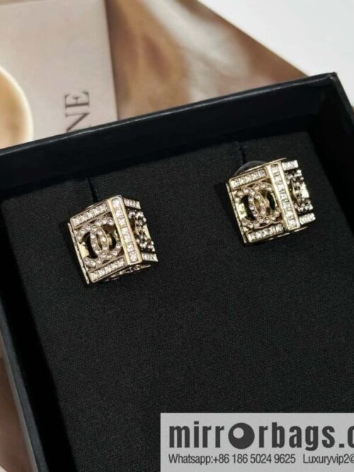 IMG_2456-800x800yxec51ucldh80572_20250701191041.jpg ❗️New ❗️ Chanel stud earrings ☀️ new ☑️ Chanel c1 double c full diamond triangle stud earrings ☀️
