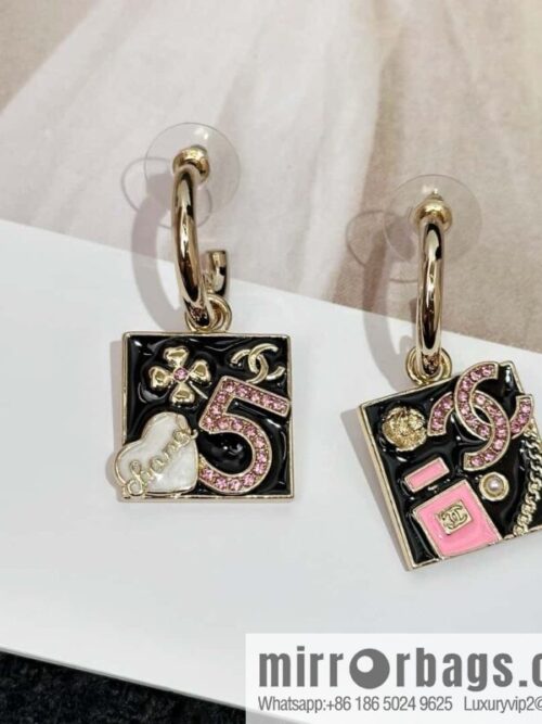 IMG_2465-800x800ki0royi5m0c80561_20250701191020.jpg ❗️New ❗️ Chanel stud earrings ☀️ new ☑️ Chanel c2 double c square stud earrings ☀️