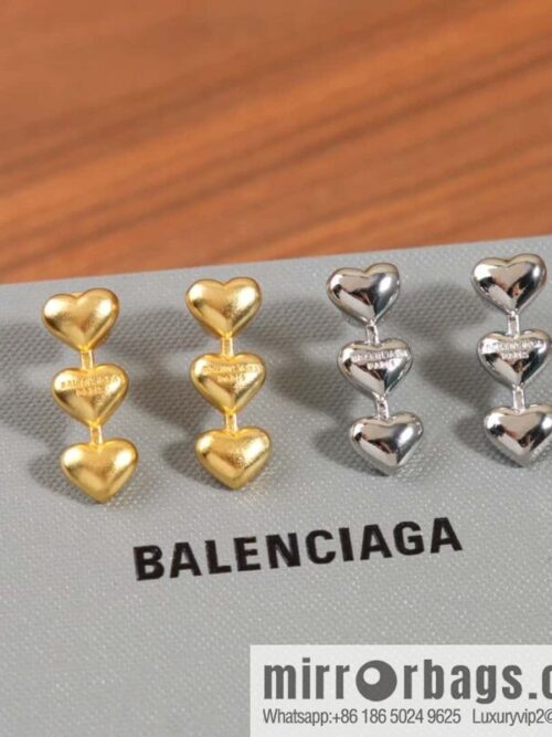 IMG_2473-800x800zi0cuks3bjc139600_20250705012124.jpg ☀️New Balenciaga BALENCIAGA three hearts peach heart love stud earrings