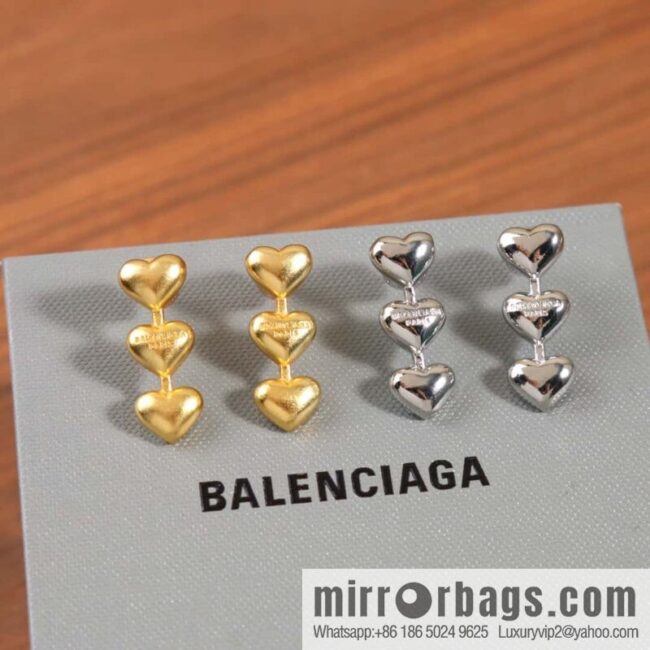 ☀️New Balenciaga BALENCIAGA three hearts peach heart love stud earrings