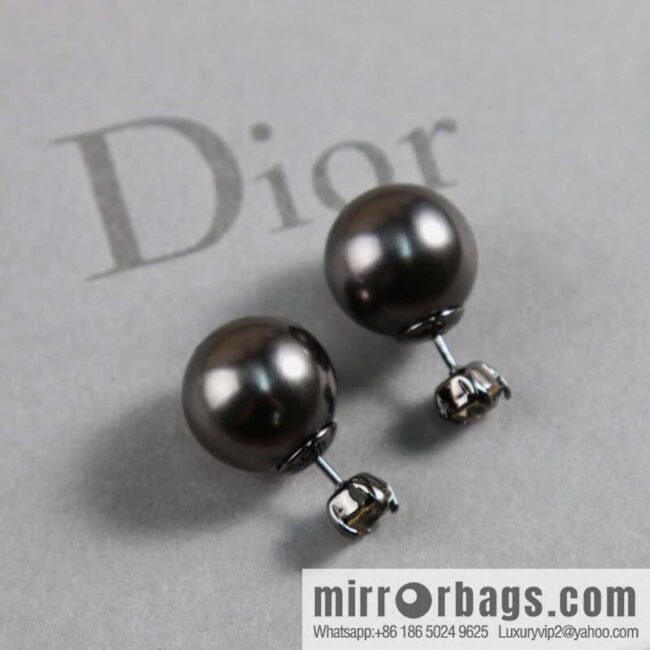 New ☑️ DIOR black diamond black pearl stud earrings