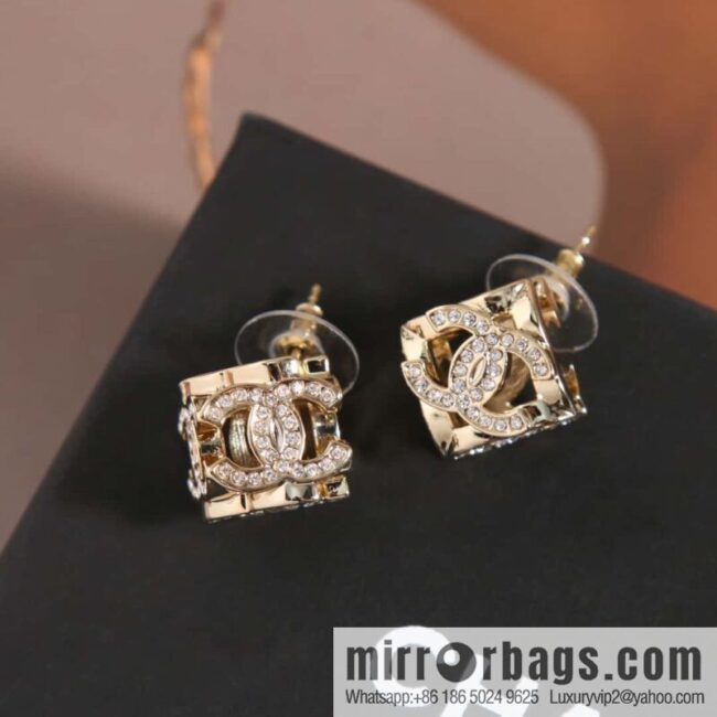☀️New ☑️ Chanel C1 double c hollow dice stud earrings ☀️