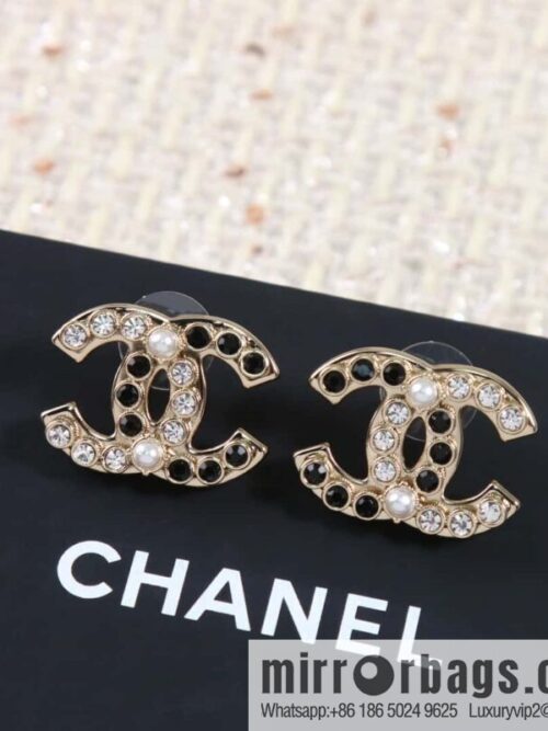 IMG_2695-800x800loryf021xq0139425_20250705011546.jpg ☀️New ☑️ Chanel C1 double c half black diamond half pearl stud earrings ☀️