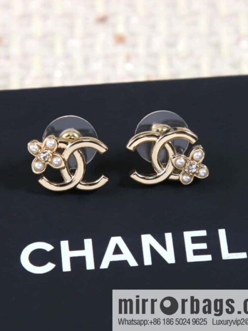 IMG_2713-800x8001lqy1dbkxe1139403_20250705011501.jpg ☀️New ☑️ Chanel C1 double c four-leaf clover flower pearl stud earrings ☀️