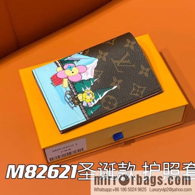 [Boutique‑grade] M82621 Christmas model, new autumn and winter model, passport cover