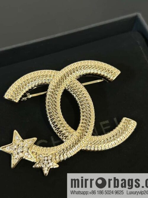 IMG_2819-800x800bzrhllgzens148411_20250705070620.jpg New ☑️ Chanel double c pentagram brooch