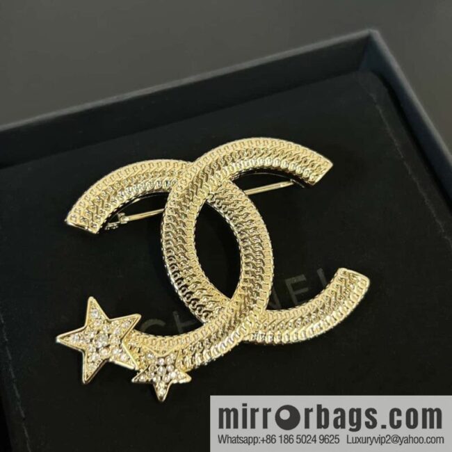 IMG_2819-800x800bzrhllgzens148411_20250705070620.jpg New ☑️ Chanel double c pentagram brooch