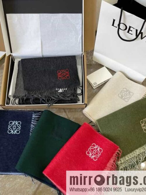 LOEWE Luo Yiwei cashmere men\'s and women\'s same scarf