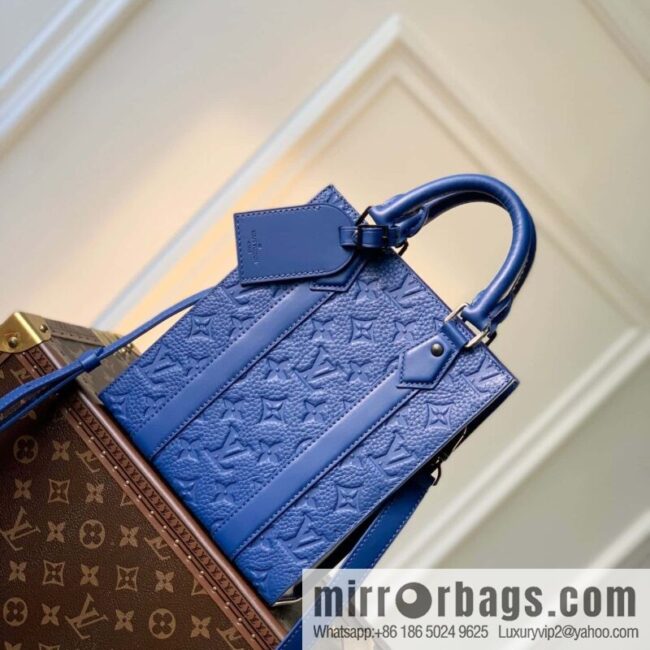 M46453 blue full leather mini men\'s bag series, as a compact version of the Sac Plat series