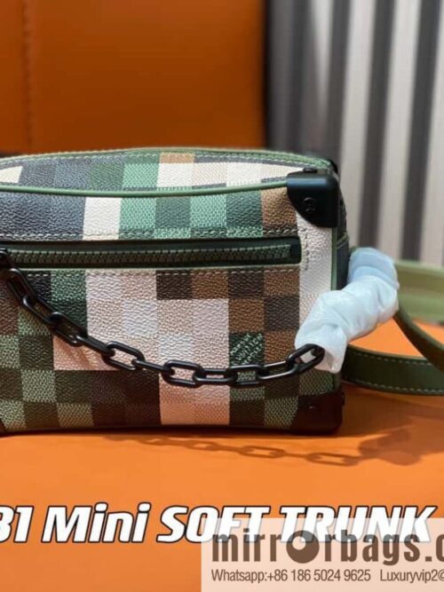 [Boutique‑grade] M24581 camouflage plaid men\'s bag box bag series Virgil Abloh 2024 early spring Mini SOFT TRUNK chain bag, M44735