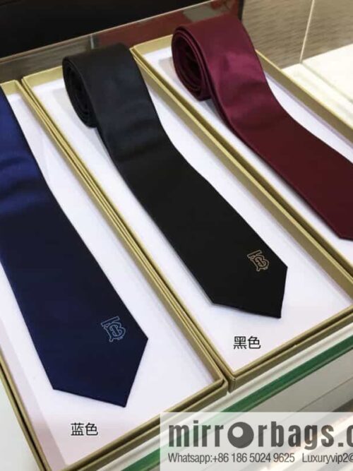 Burberry 100% Top Jacquard Silk B Logo Tie