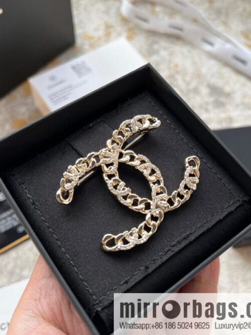 IMG_3106-800x800xsc3kkn0n1c206092_20250709071921.jpg New Chanel double c cut-out full diamond brooch