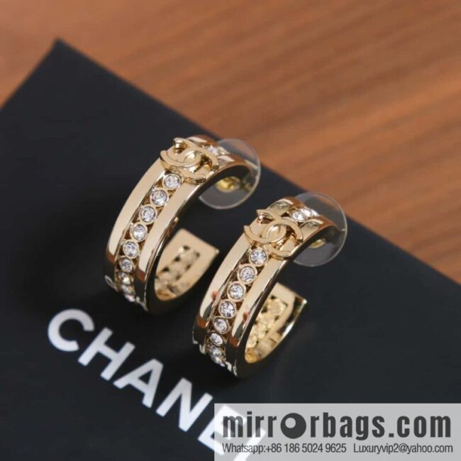 ☀️New ☑️ chanel c1 double c semicircular diamond stud earrings ☀️