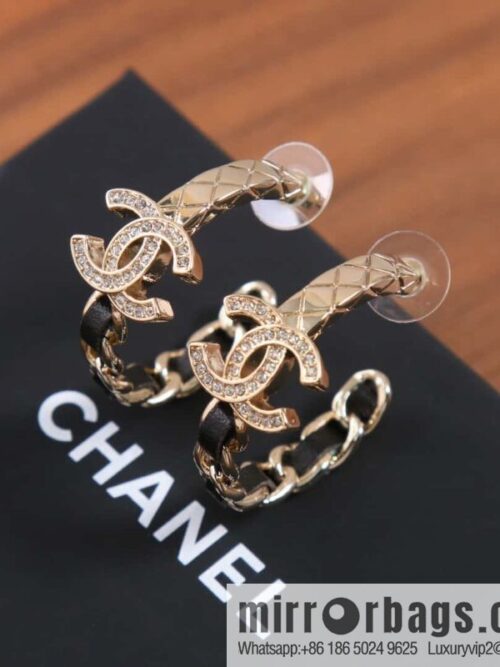 IMG_3227-800x8002acfhtofh0x136222_20250704223132.jpg ☀️New ☑️ Chanel c1 double c semi-round half-rhombus black leather rope stud earrings ☀️