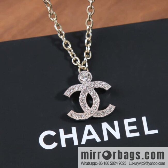 ☀️New ☑️ Chanel Double C Full Diamond Necklace ☀️