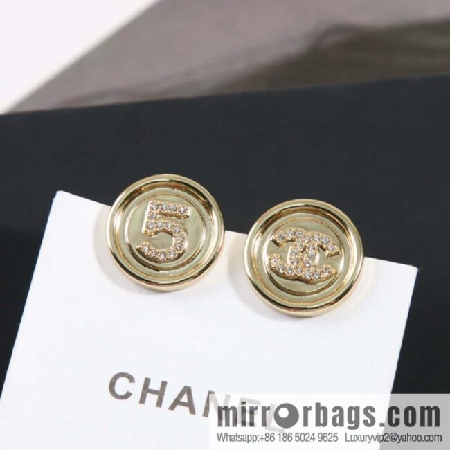 ☀️New ☑️ chanel c1 round double c5 word stud earrings ☀️